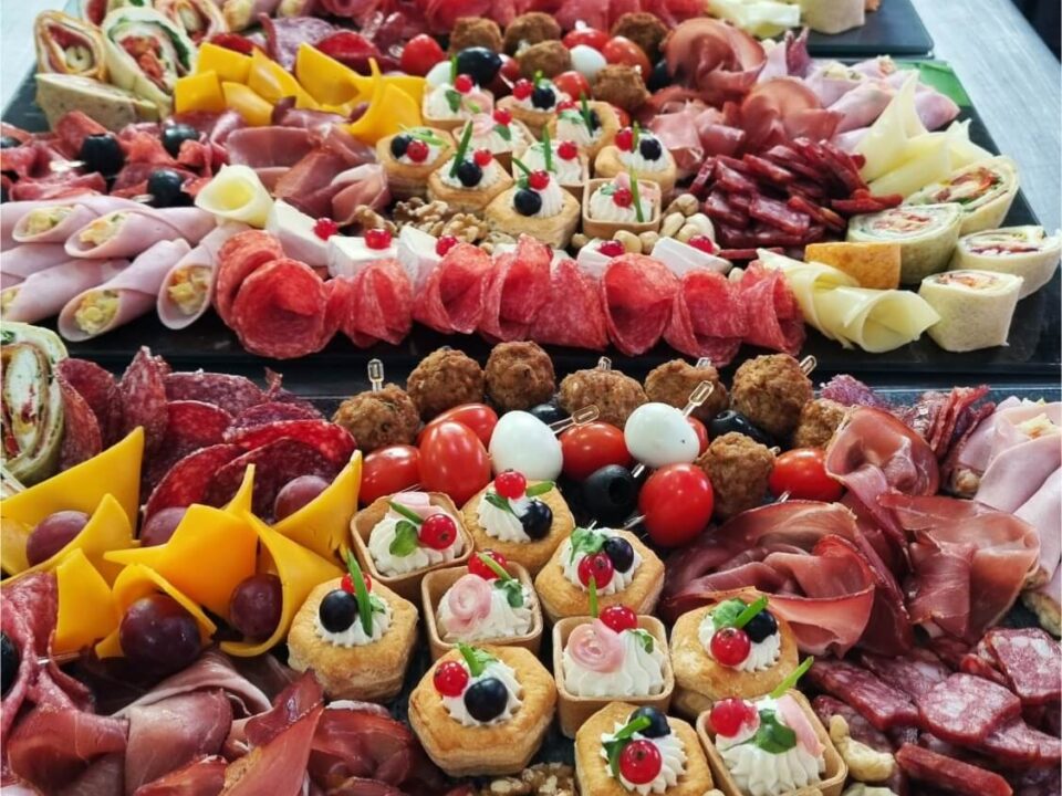 Aperitive platouri reci petreceri