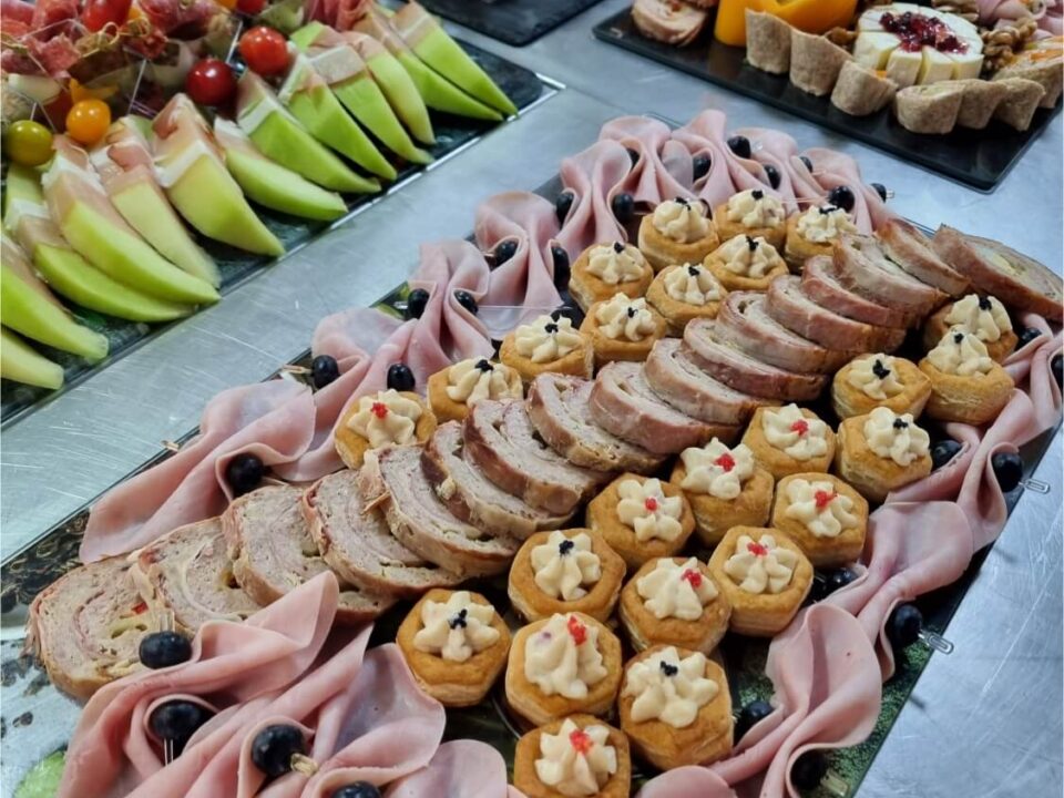 Platou rece mezeluri