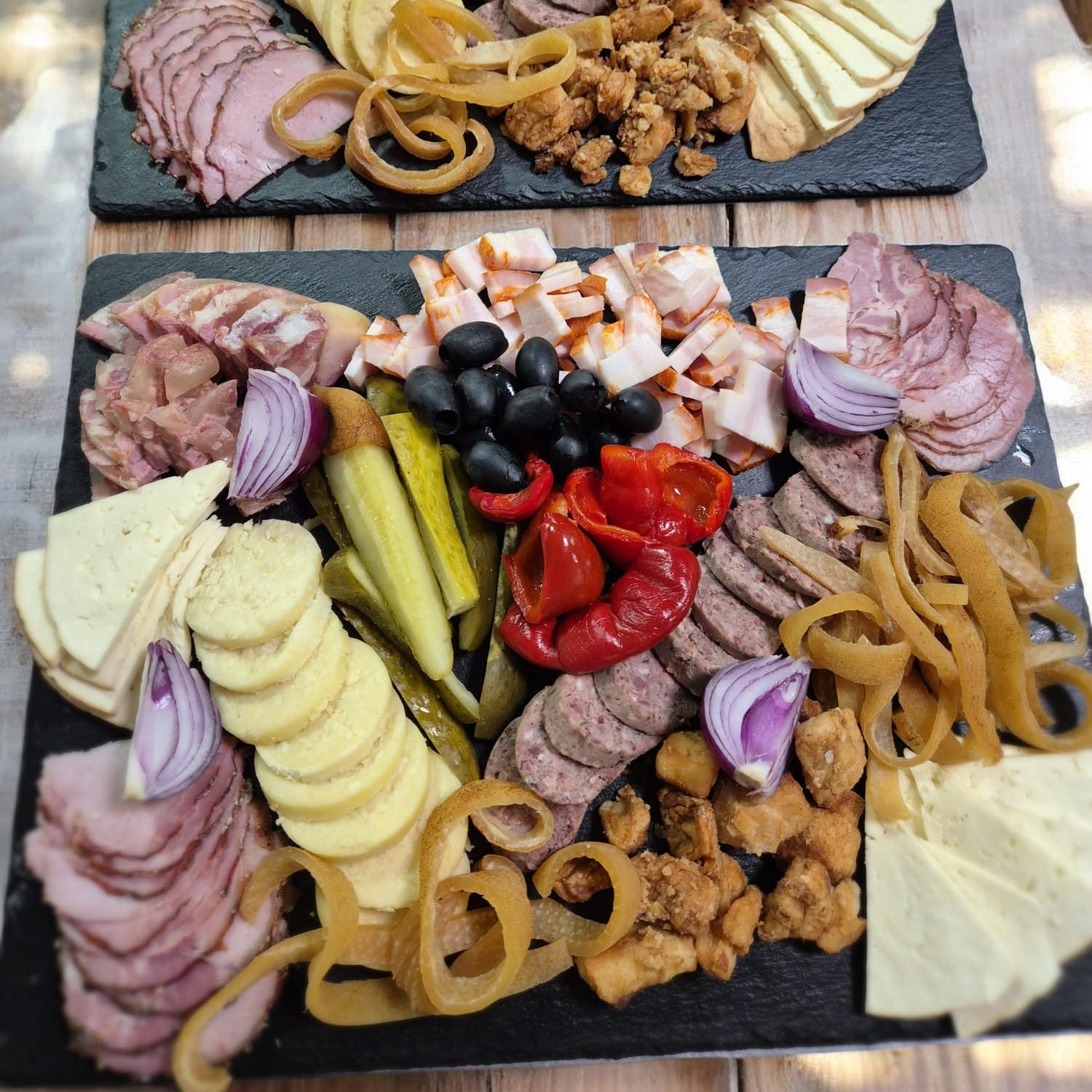 Platou Traditional